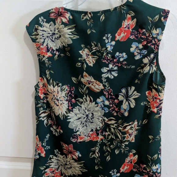 Green floral sleeveless blouse - Picture 4 of 4